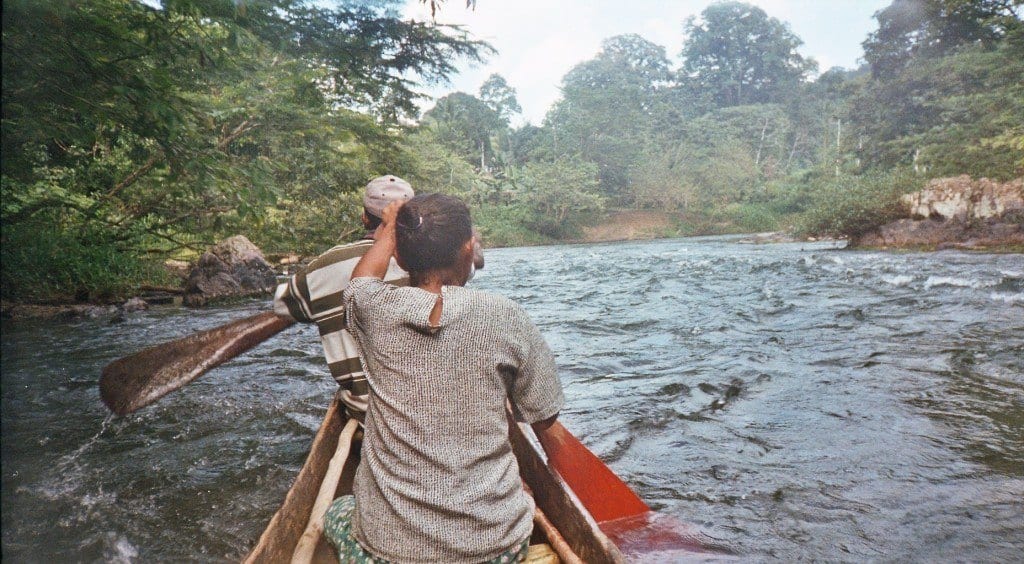 On the 'cayuco' in La Mosquitia. On the 'cayuco' in La Mosquitia.