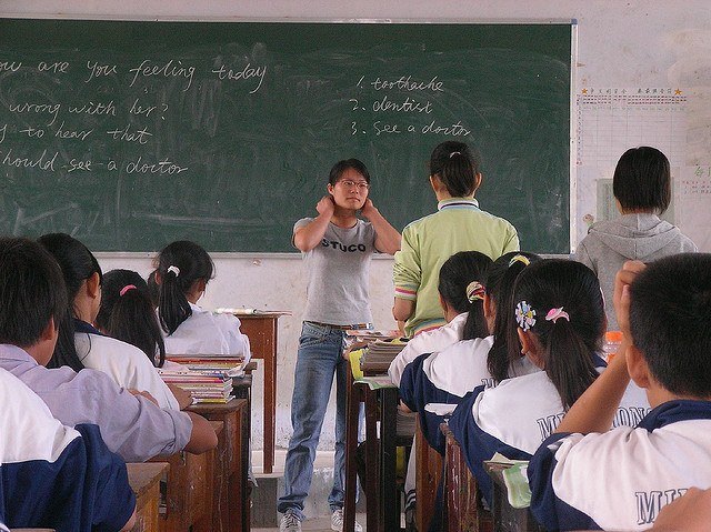 Teaching English (Photo by goldendragon613)