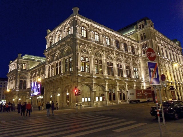 State Opera House (photo: Alberto da Sienta)