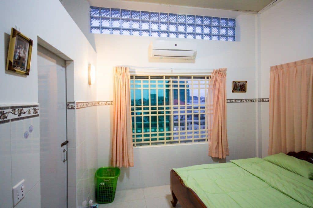 My bedroom. Air-conditioners are highly recommended during the worst of the summer. Mosquito blinds are usually built in. Sheets are not usually provided