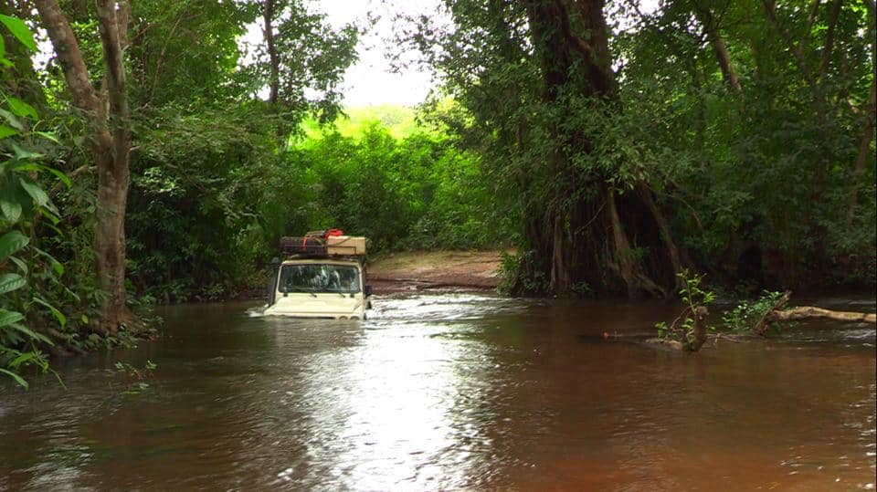 River crossing (photo: Francis Tapon)