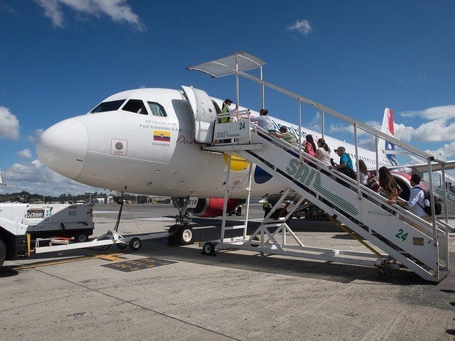 VivaColombia flight (photo: David Lee)