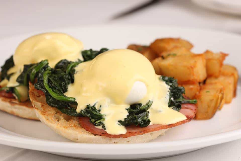 Eggs benedict