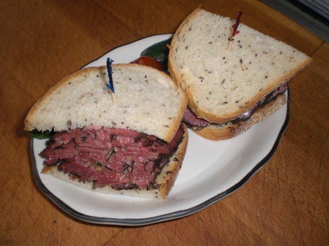 Sandwich Pastrami Queen has some of the best sandwiches in New York.