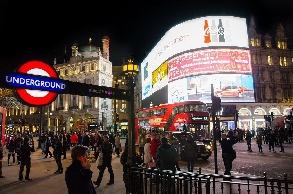 Piccadilly Circus in London (photo: skitterphoto, Pixabay)