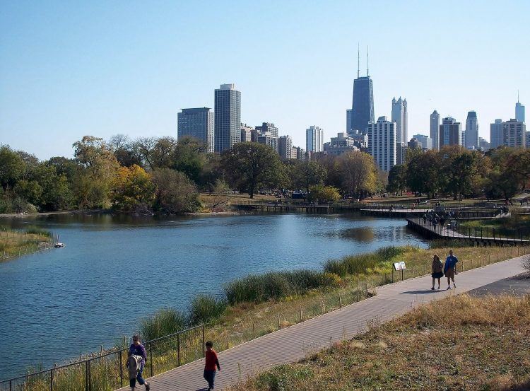 Lincoln Park Ogling the city from Lincoln Park (Credit: Wiki Commons)
