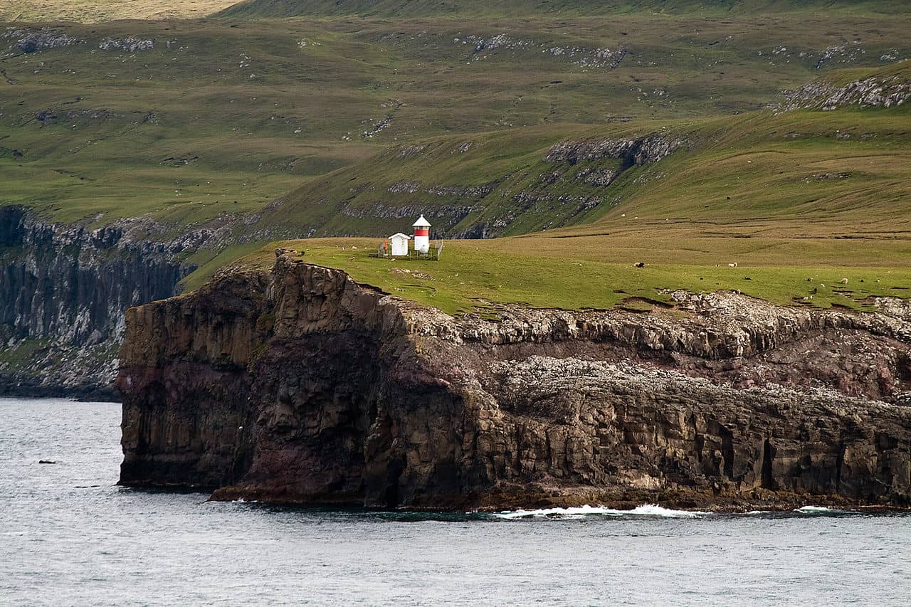 Borðan Lighthouse in the Faroe Islands (Credit: Wiki Commons)