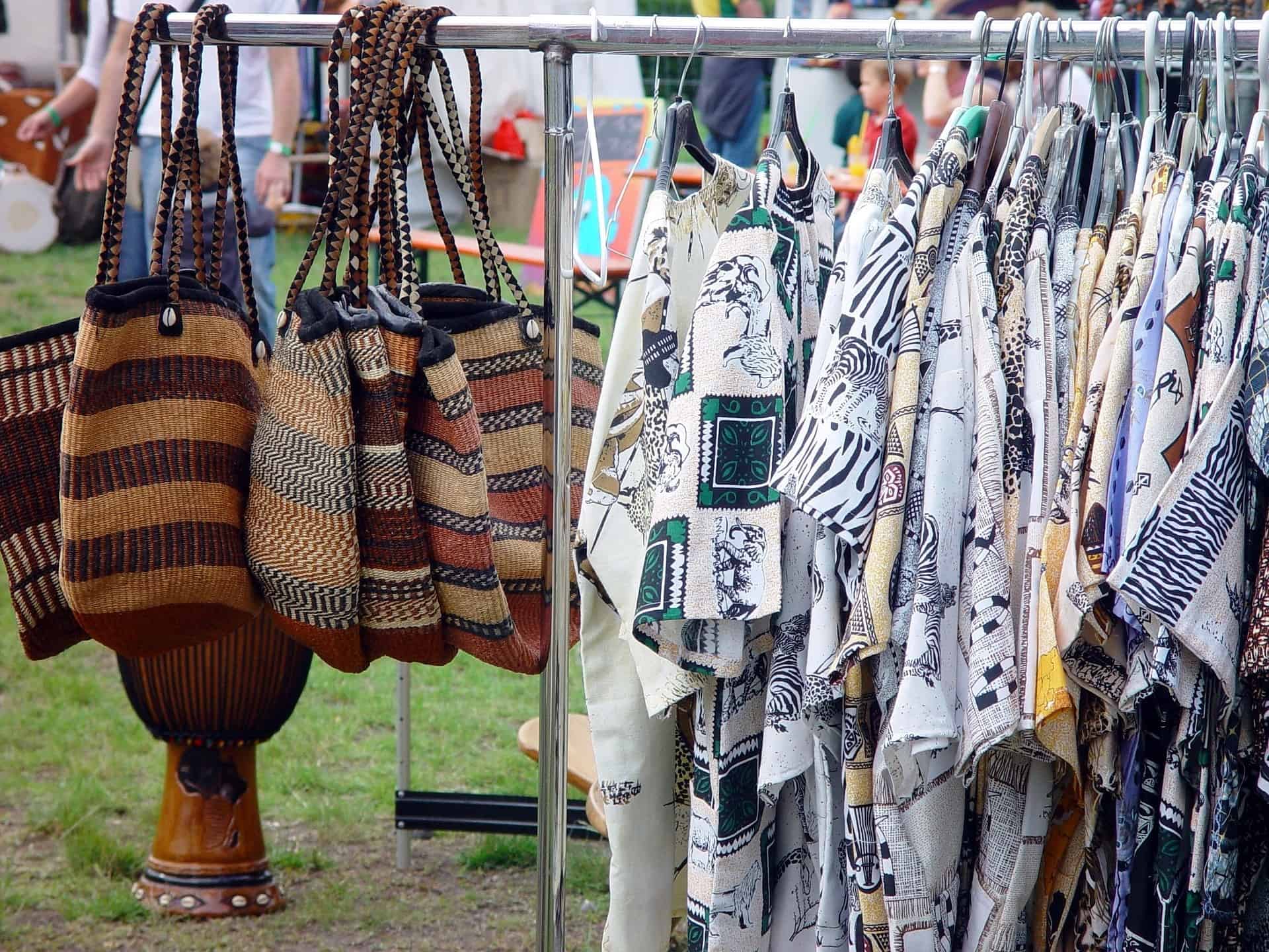 Expats in Kenya can assimilate by buying African dresses and handbags,