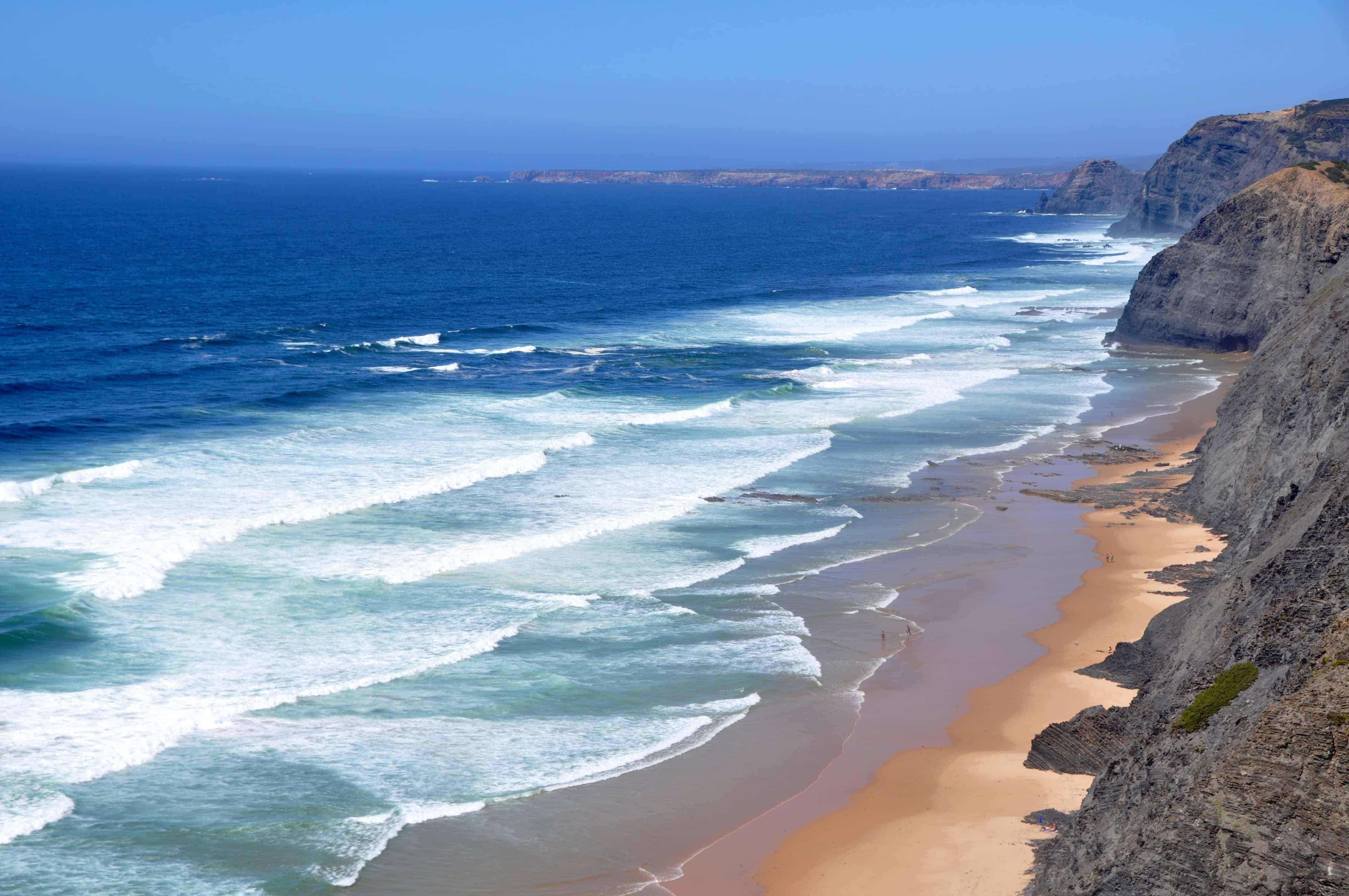 See the West Coast Algarve when you rent a campervan in Portugal (photo: Karl Egger, Pixabay)