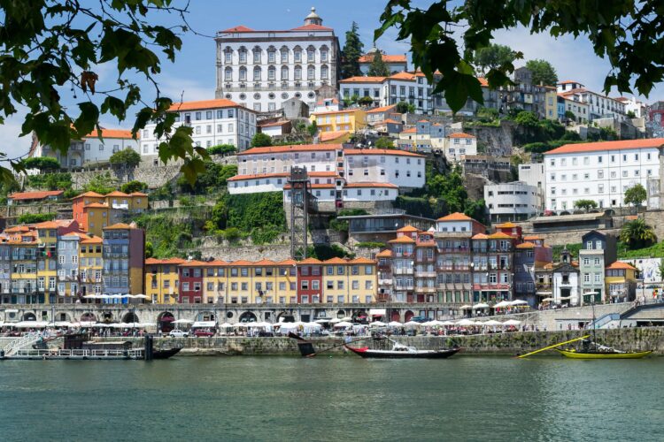 Porto, Portgual (photo: nathsegato, Pixabay)
