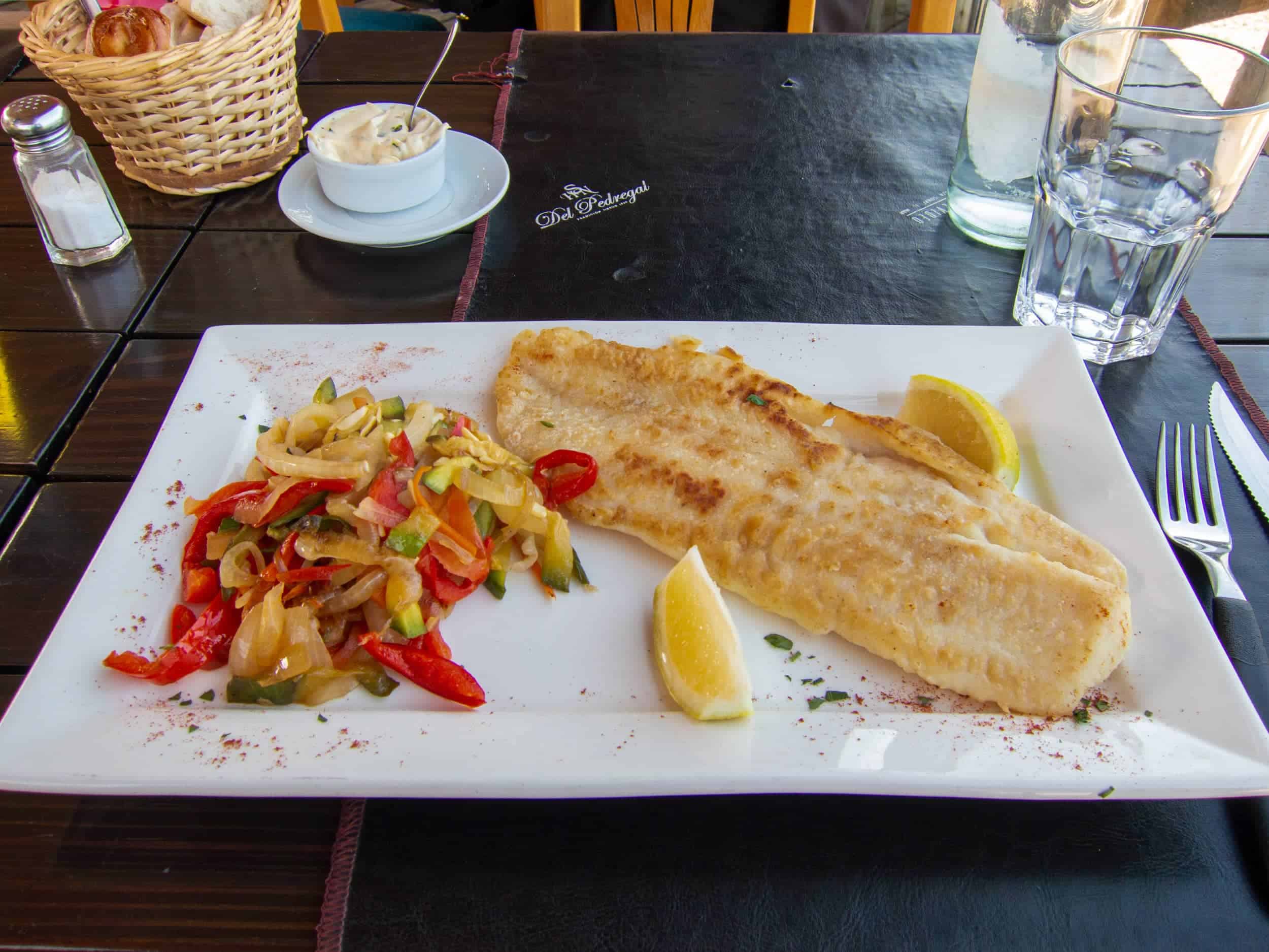 Fish in a lemon sauce at Bar Montevideo (in Pocitos)