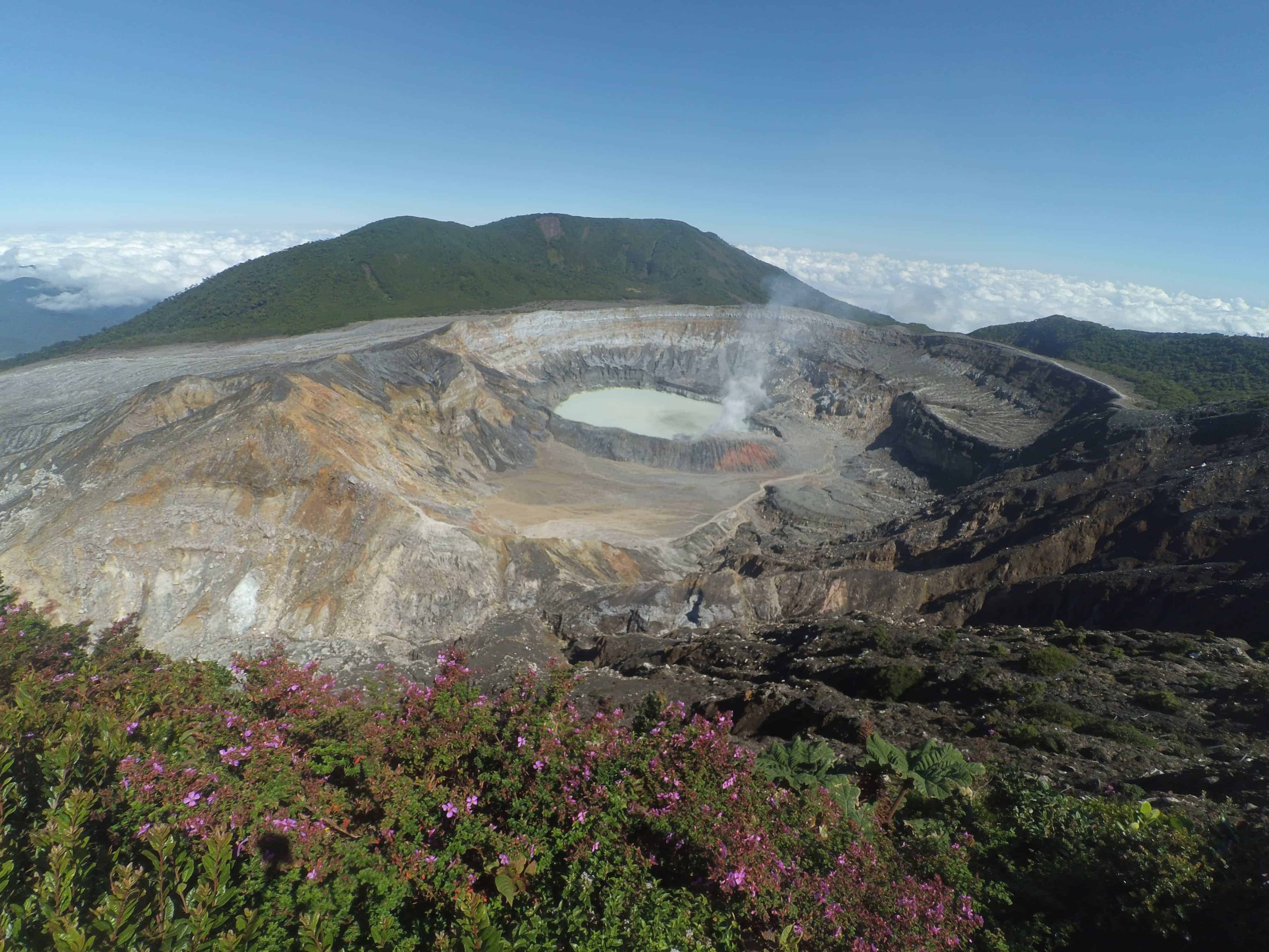 Poas Volcano (photo: Jonathan Rodríguez, Pixabay)