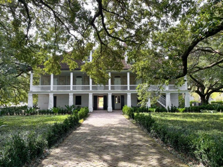Front view of The Big House, which is the last stop on the Whitney Plantation tour