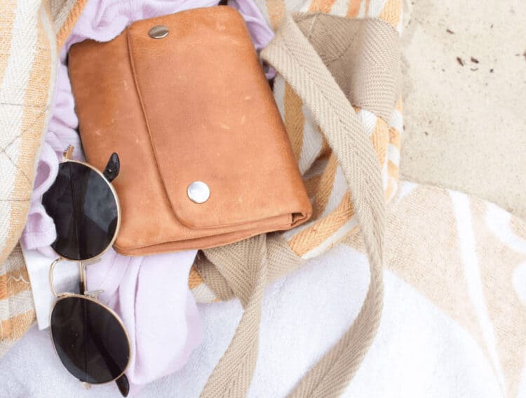 Satchel period kit (photo: socialcut, Unsplash)