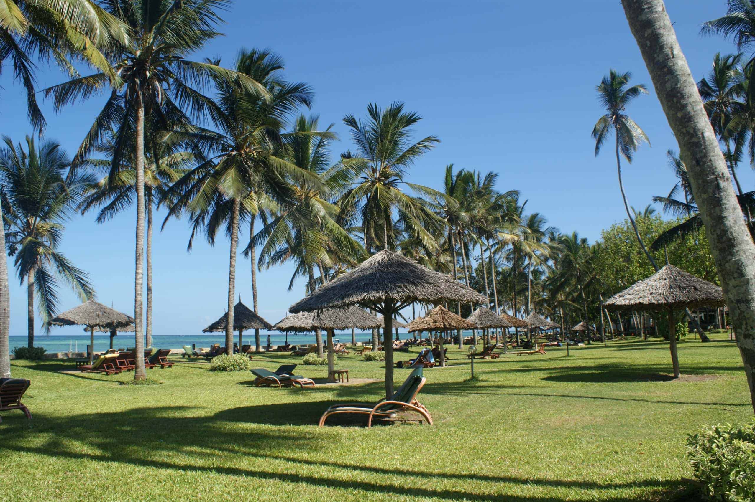 A beach resort in Mombasa (photo: Anna Langa, Pixabay)