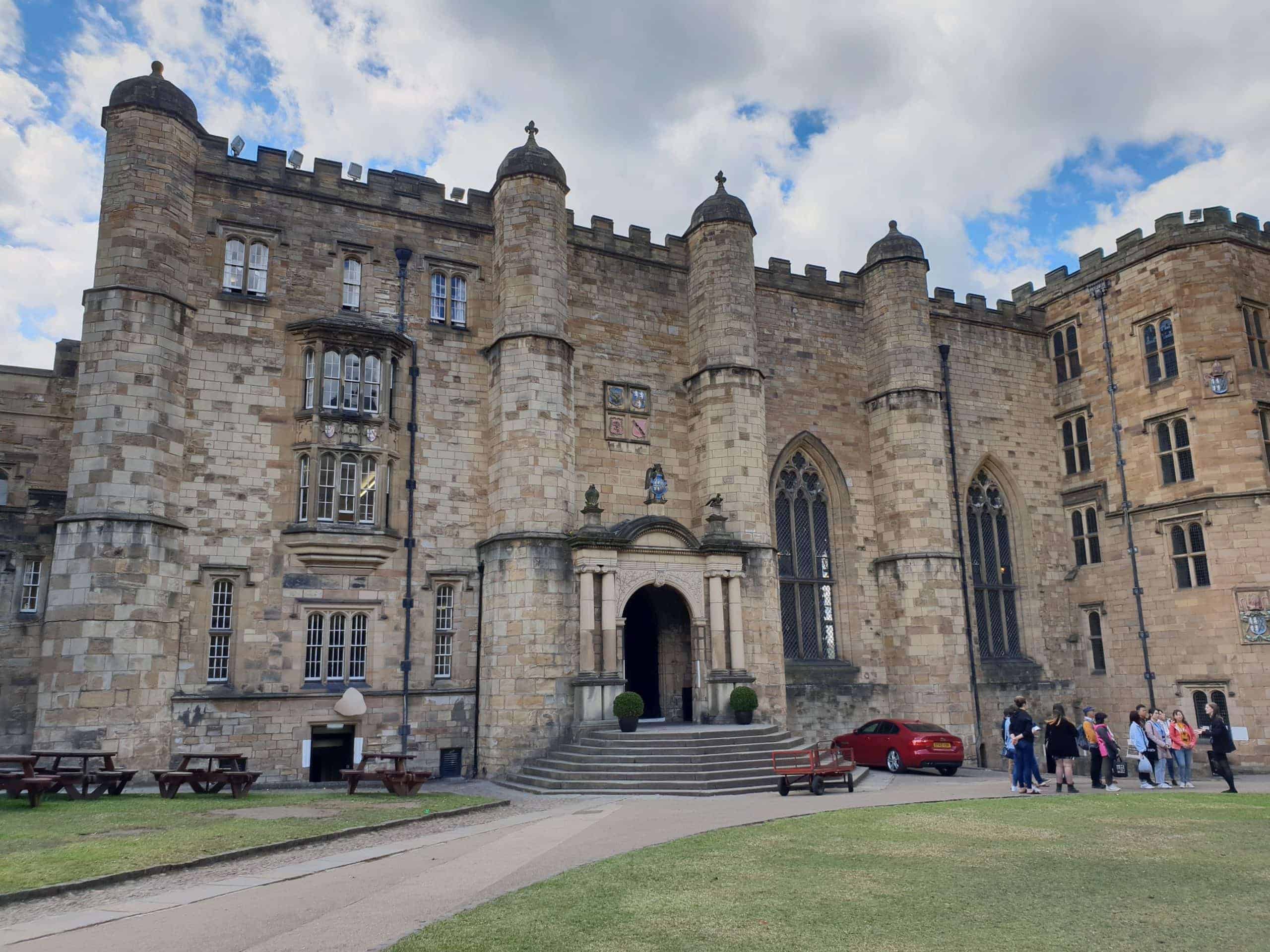 Durham Castle (photo: buggump dekdee, Pixabay)