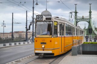 Tram in Budapest, Hungary (photo: Arunas Kazakevicius, Pixabay)