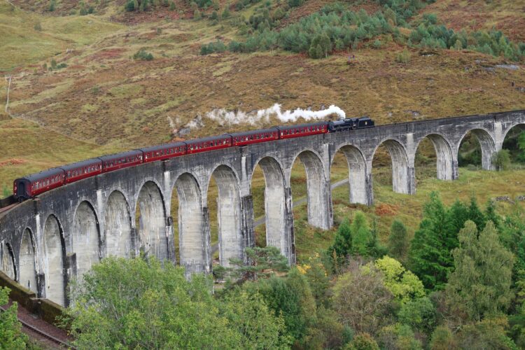 Glenfinnan Viaduct (photo: Andreas Senftleben, Pixabay)