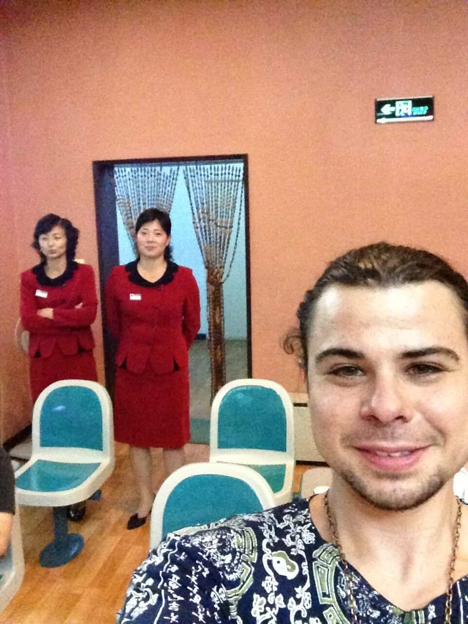 Yanggakdo Hotel bowling waitresses