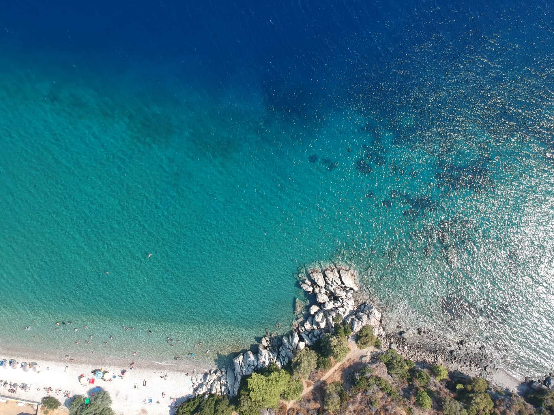 Bodrum beach (photo: Mehmet Belet, Unsplash)