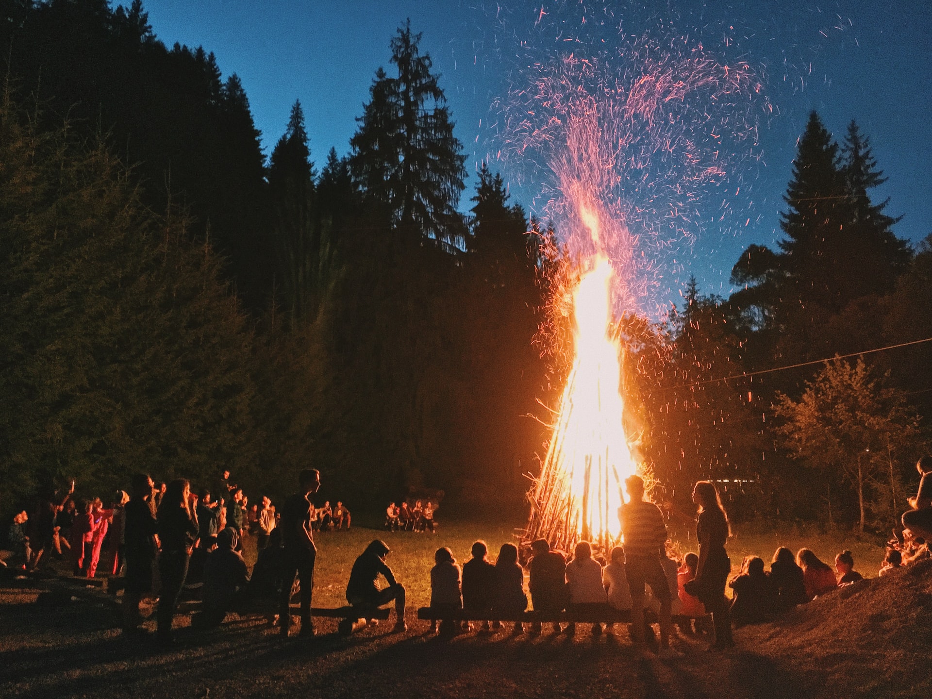 Bonfire (photo: Georgiana Avram) 