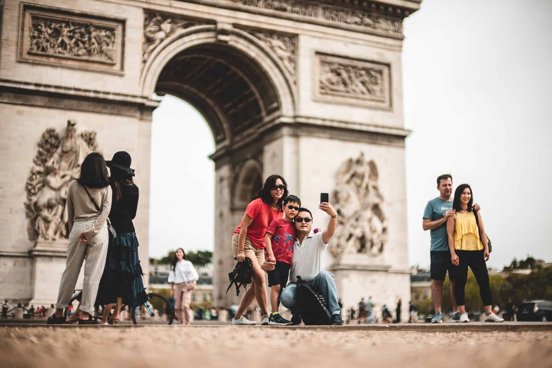 Arc de Triomphe in Paris (photo: Mika Baumeister)