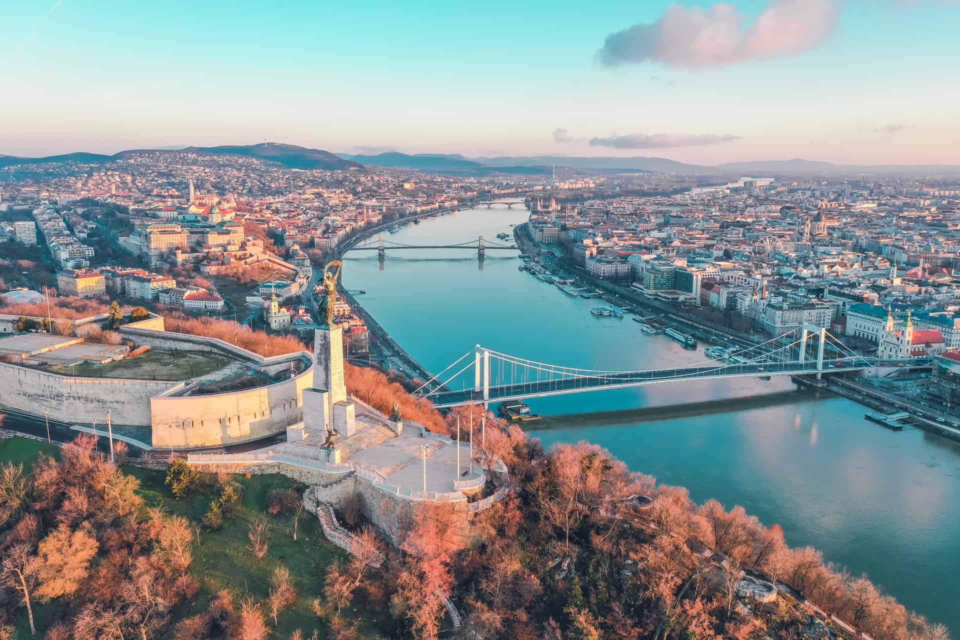 Danube River, Budapest (photo: Bence Balla-Schottner)