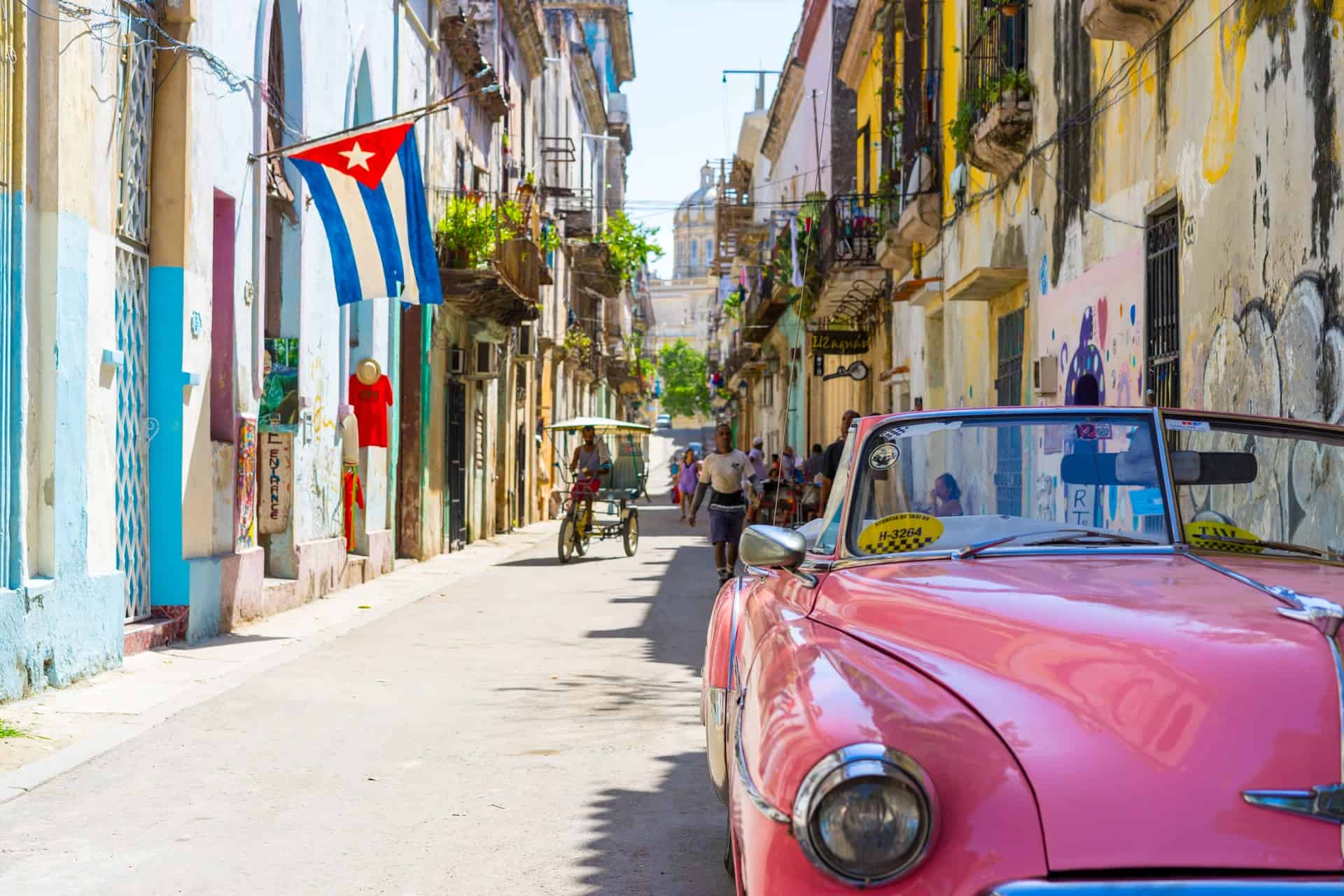 Pink Cadillac in Cuba (photo: Alexander Kunze)