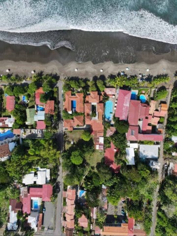 Jaco Beach, a great spot to travel and work in Costa Rica (photo: Chalo Garcia).