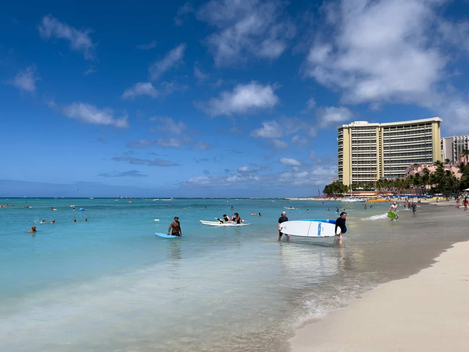 Waikiki Beach, Oahu (photo: Dave Lee)