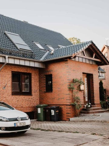 Brick house in Germany (photo: Ibrahim Bifath).