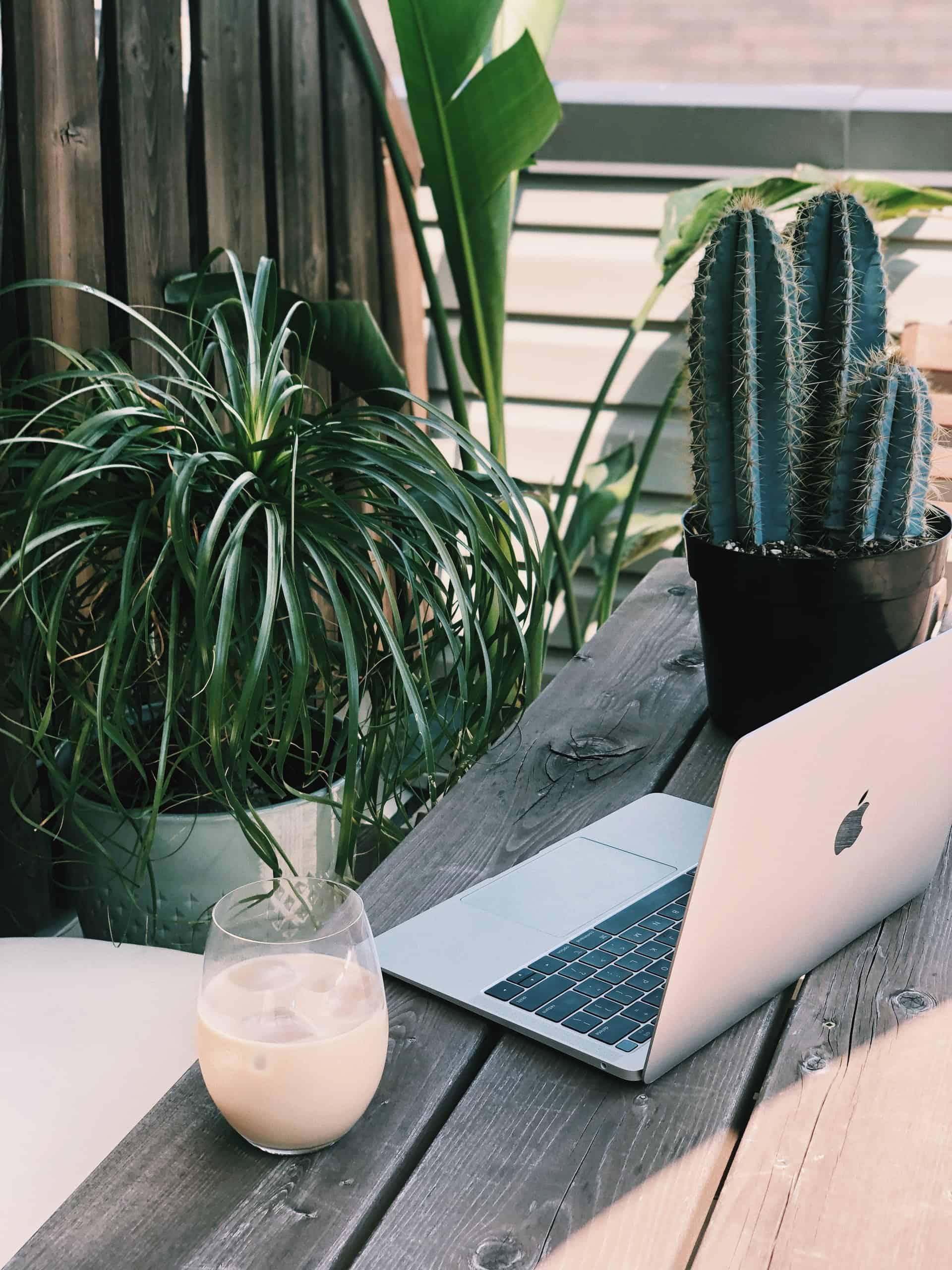 Working outside in Toronto (photo: Jane Palash)