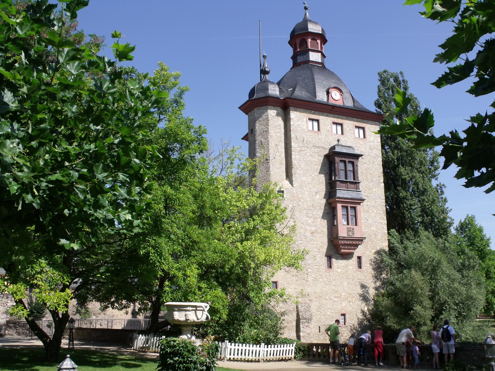 Schloss Vollrads is one of the world's oldest wineries (photo: Oliver Bildesheim)