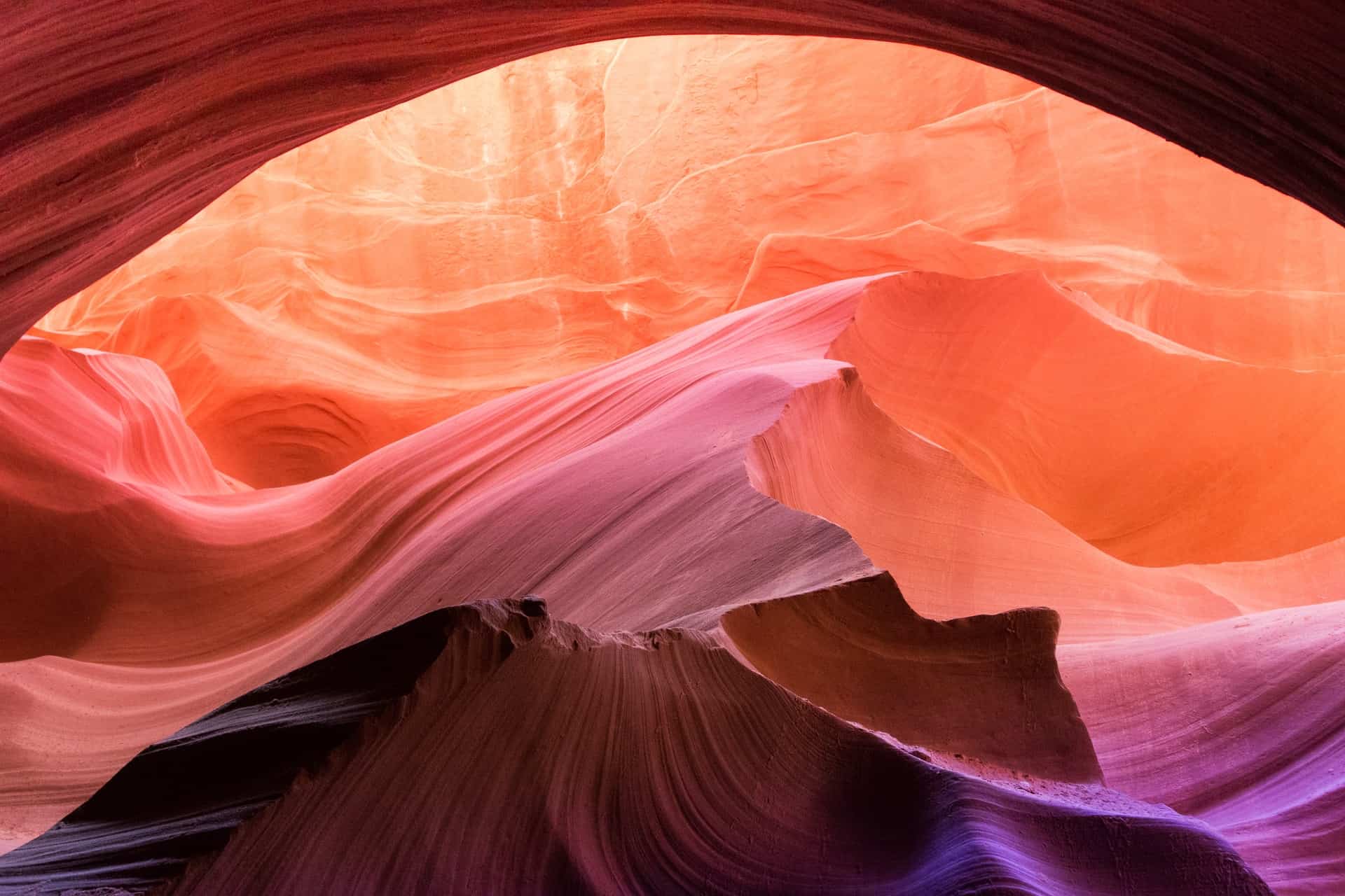 Colors and textures in Antelope Canyon, near Page, Arizona (photo: Yunqing Leo)