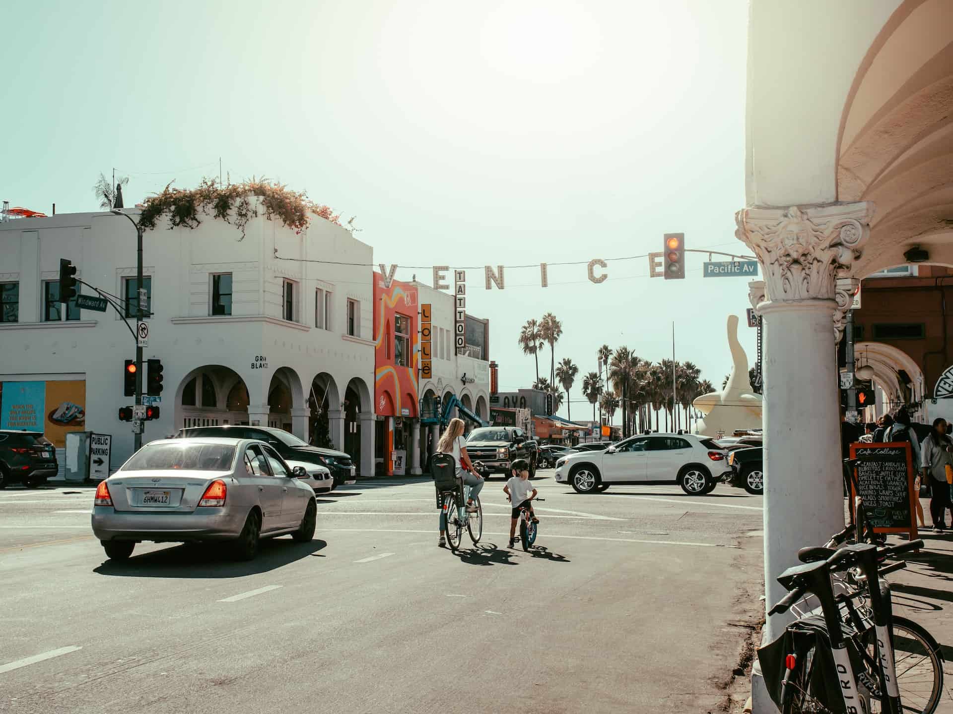 Driving in Venice, CA (photo: Emanuel Ekstrom)