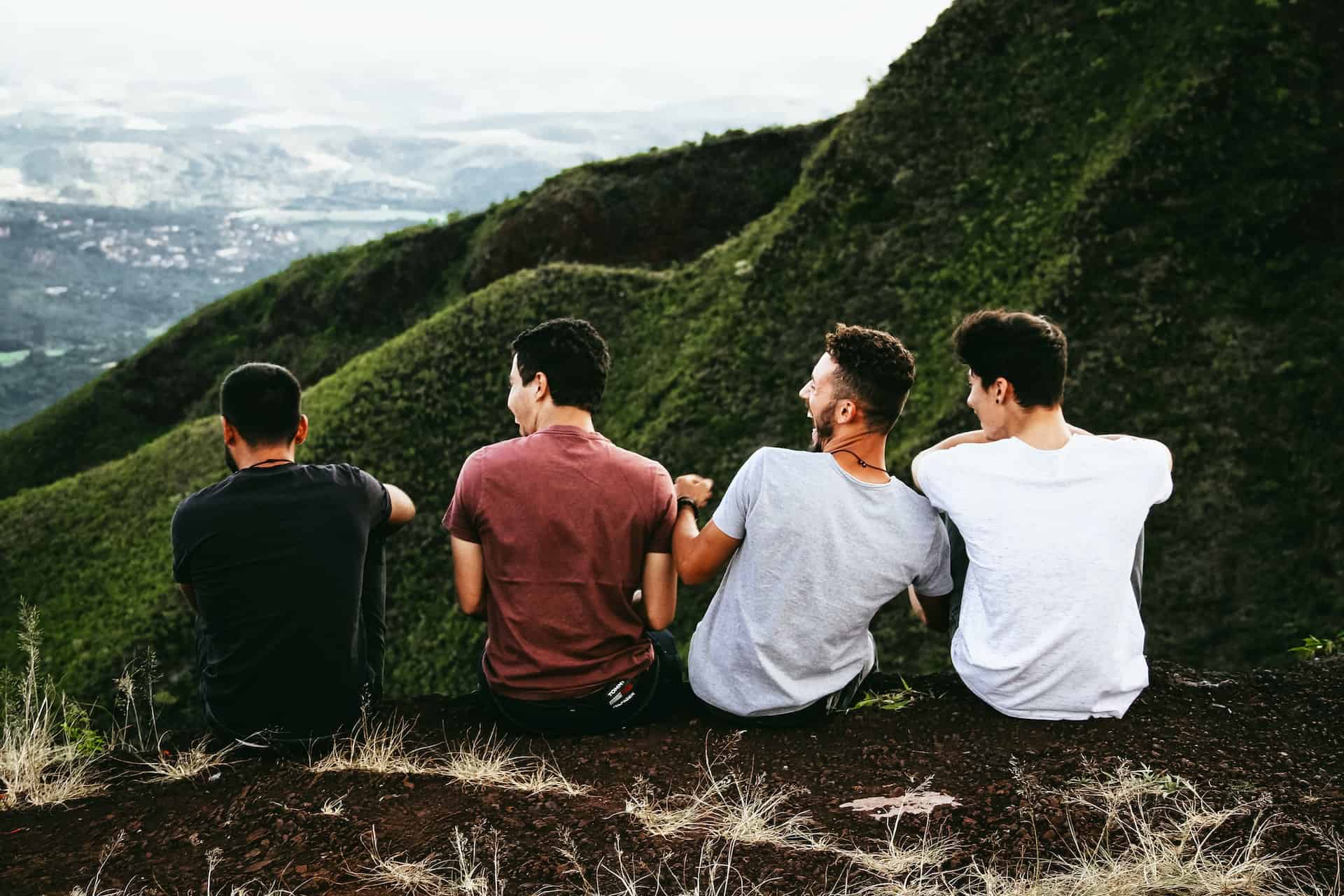 Men laughing in Belo Horizonte, Brazil (photo: Matheus Ferrero)