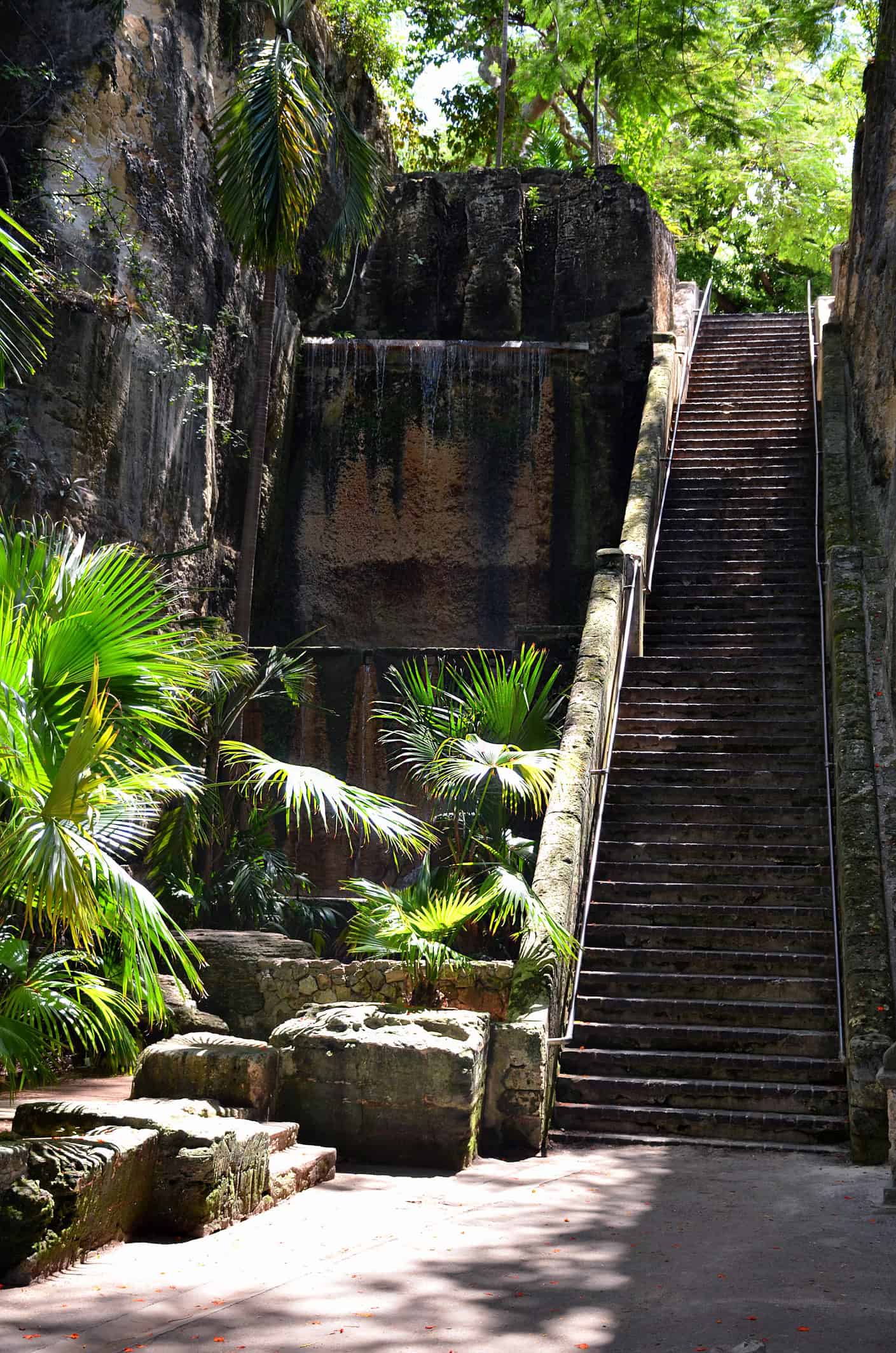 The Queen's Staircase in Nassau, Bahamas (photo: iStock)