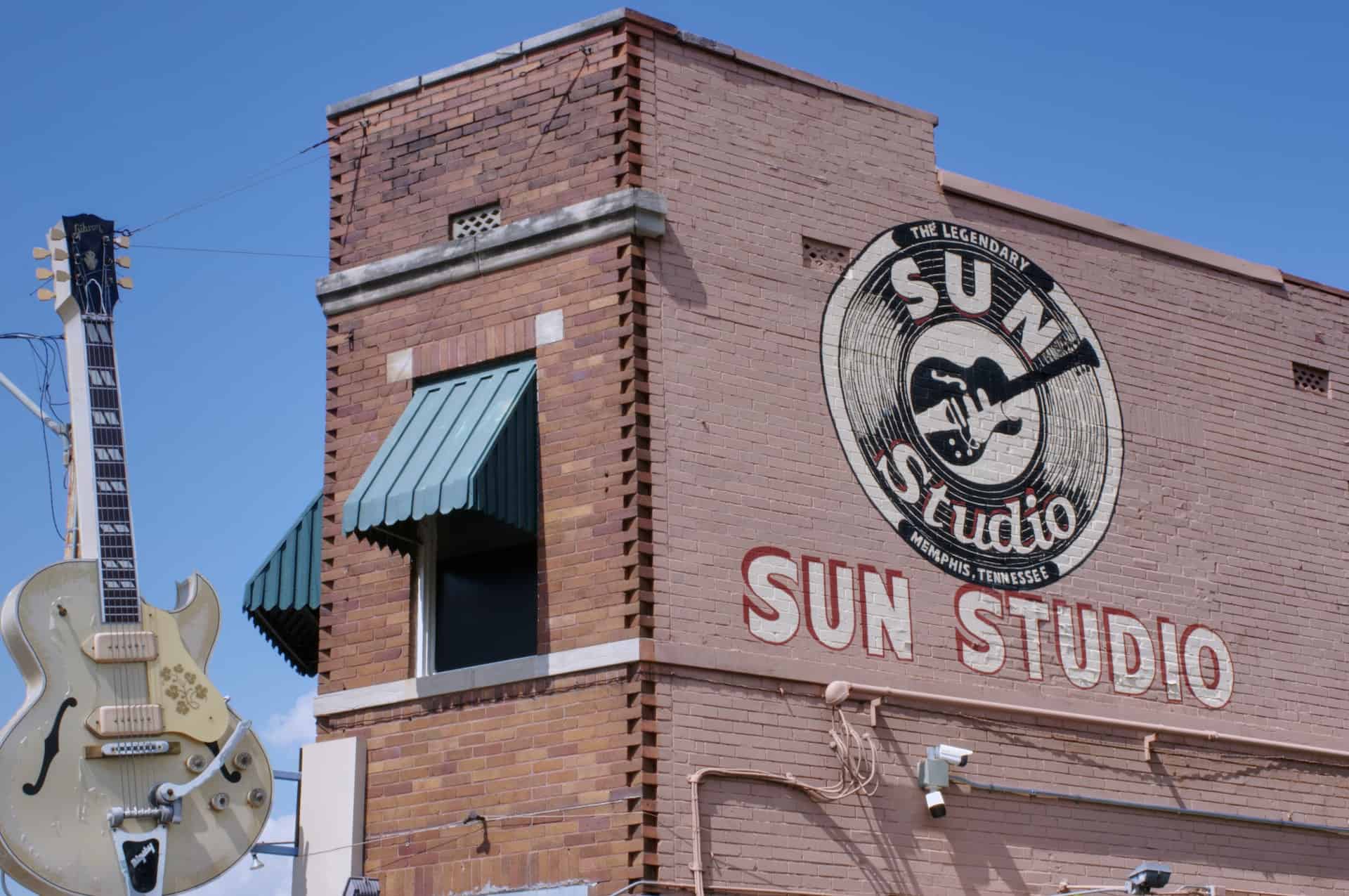 Outside Sun Studio in Memphis, TN (photo: Frédéric Barriol)