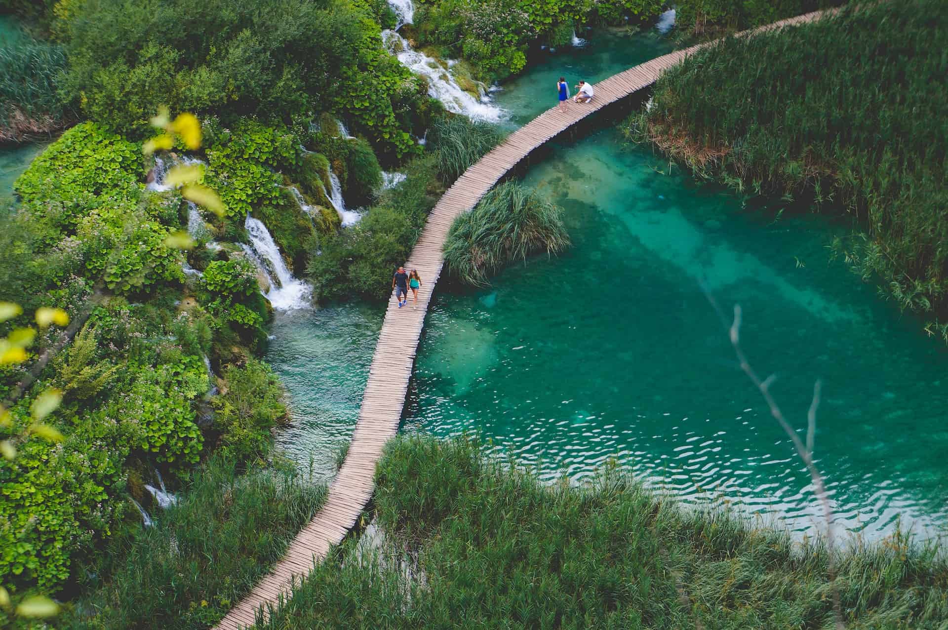 Walking through Plitvice Lakes National Park in Croatia (photo: Dominik Lange)