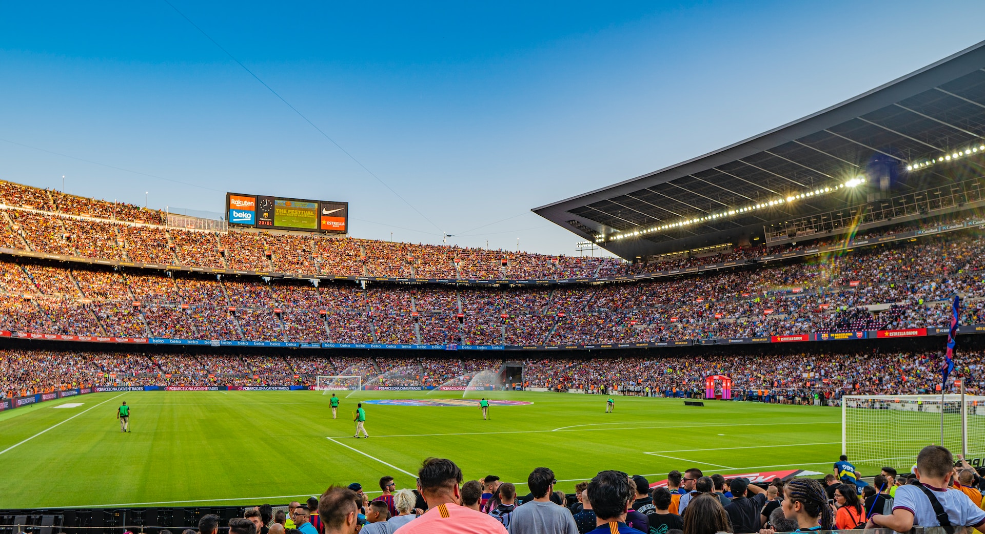 Camp Nou, un des meilleurs stades de football de Barcelone qui attire les fans de sport du monde entier.  (photo : Shai Pal)