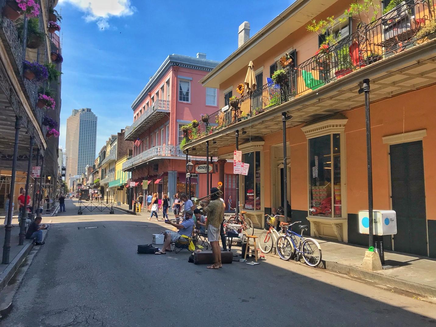 Discover New Orleans with Metropolis Excursions