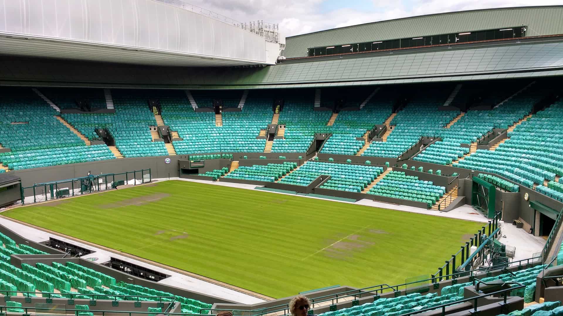 Sports travel enthusiasts flock to Wimbledon for competitive tennis matches every summer. (photo: Carlo Bazzo)