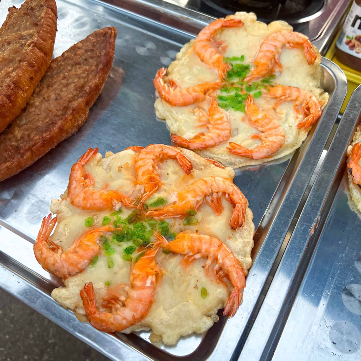 Shrimp cakes (photo by Dave Lee)