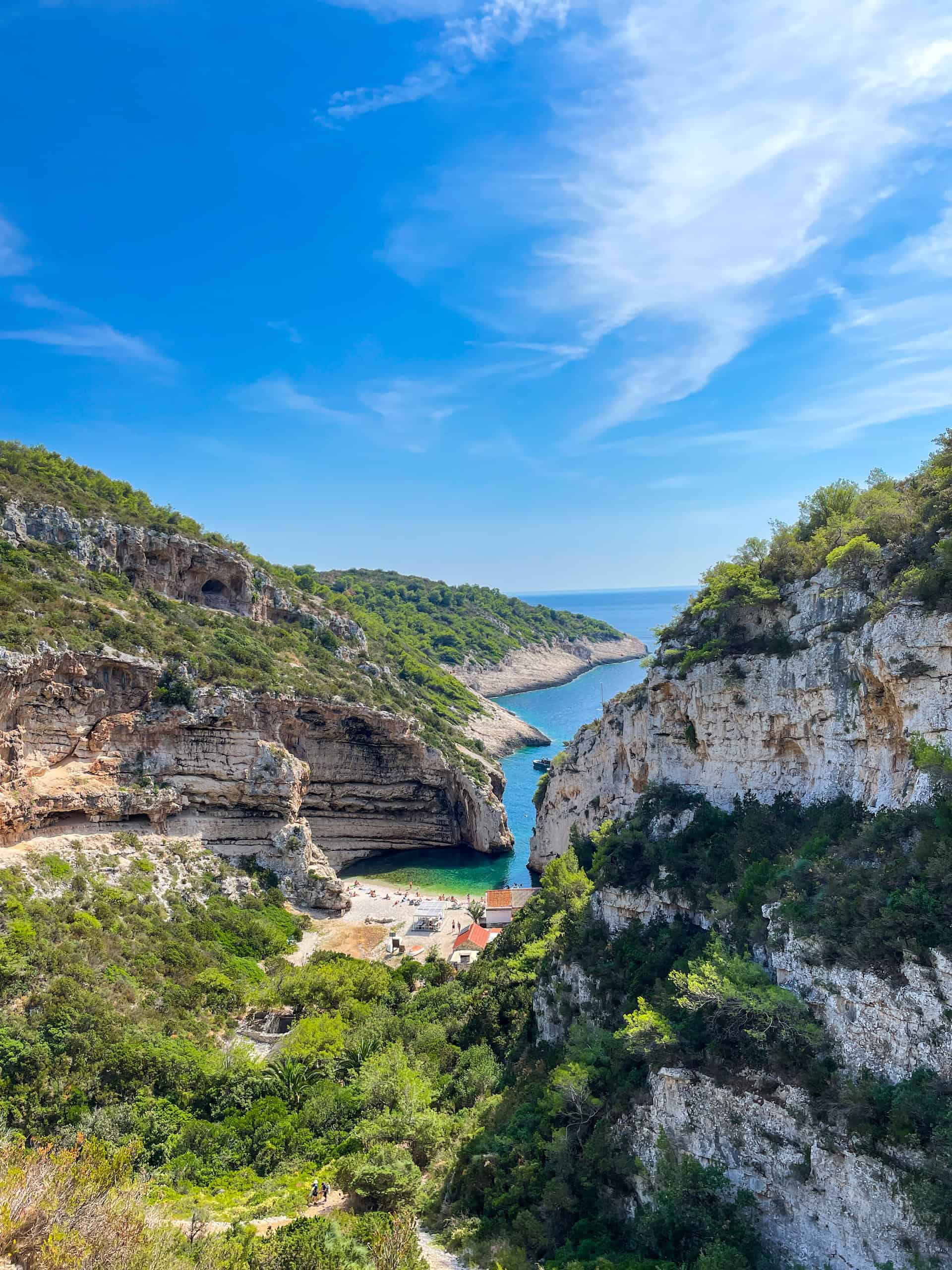 Secluded beach on Vis island in Croatia (photo: Slobodan Špijunovi?)