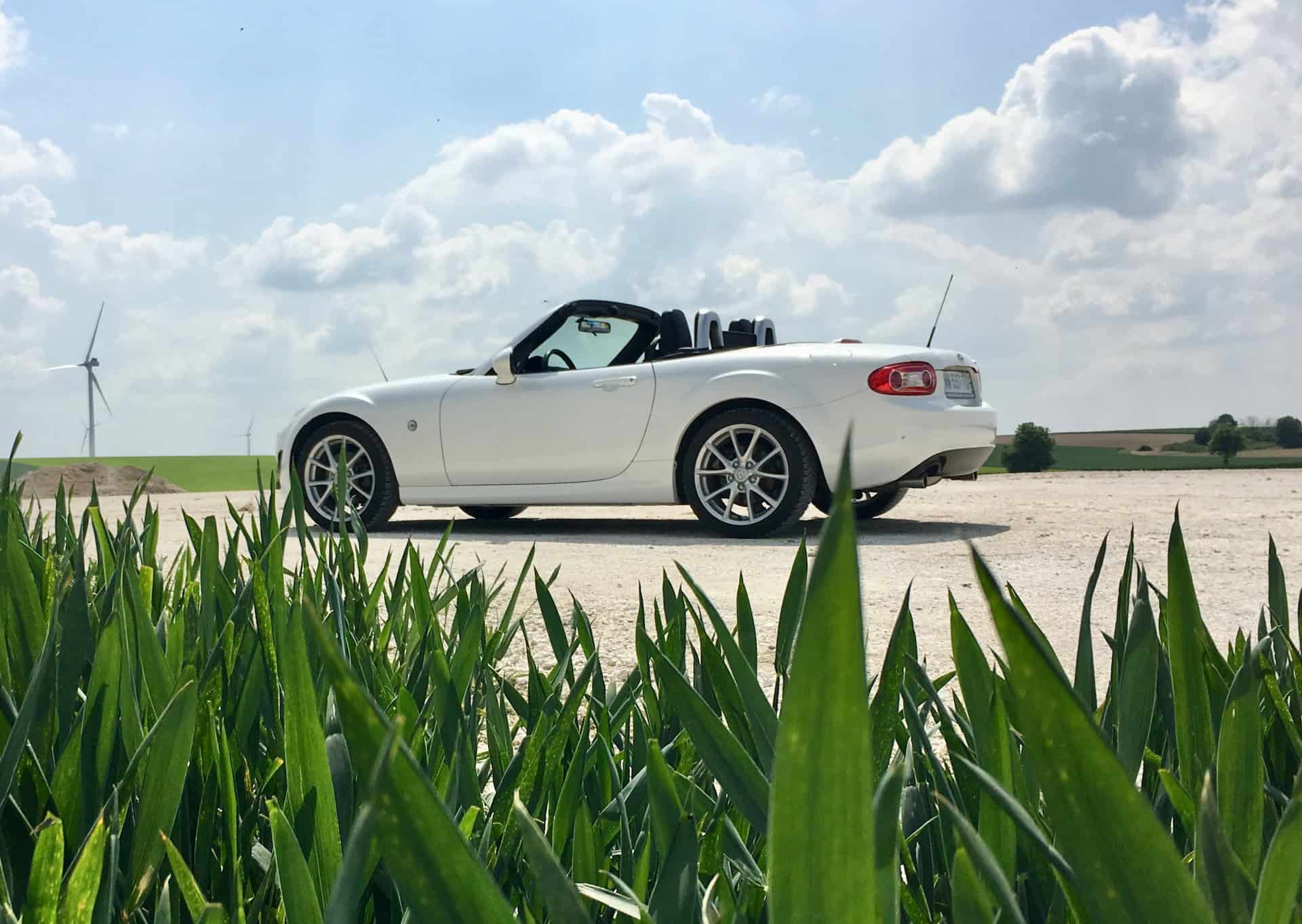 Mazda Miata convertible, an affordable car rental choice in Dubai  (photo: Teddy Charti)