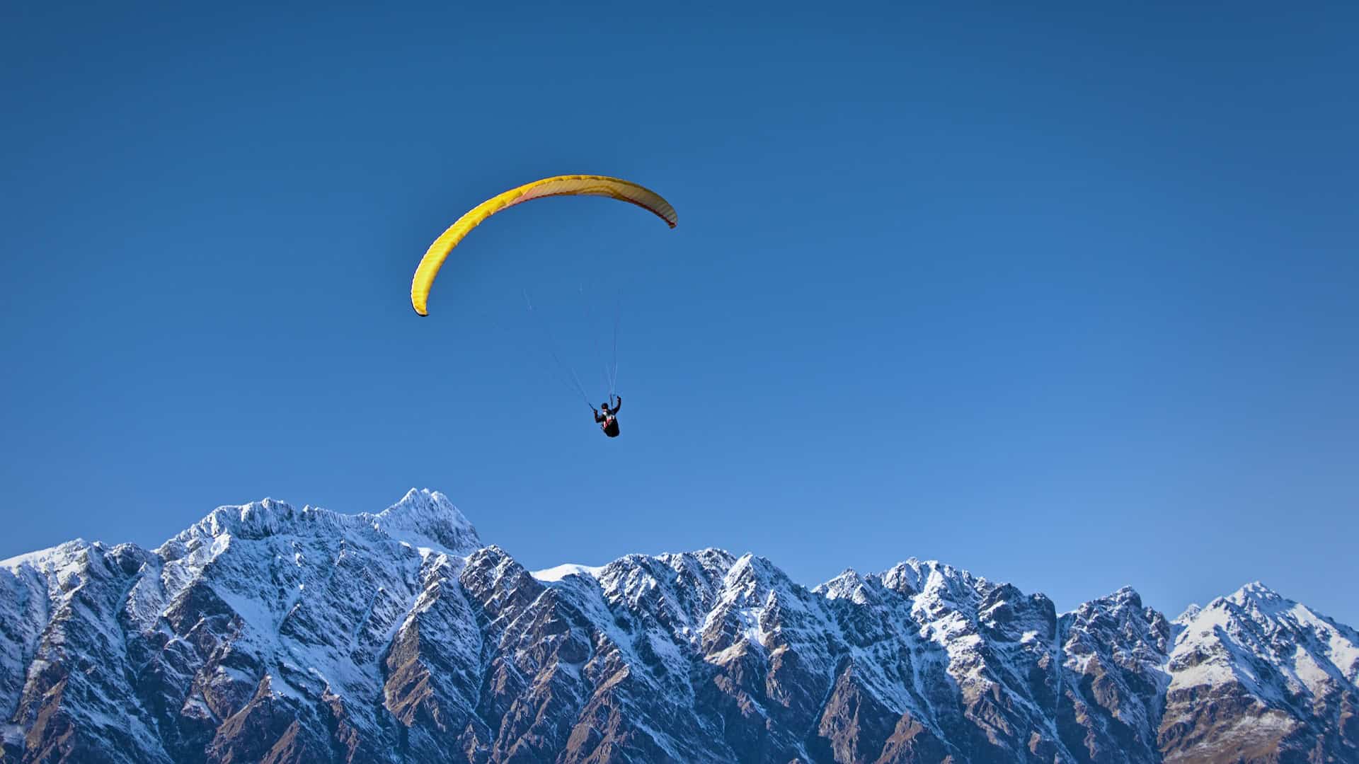 Paragliding in Queenstown, NZ (photo: Tomas Sobek)