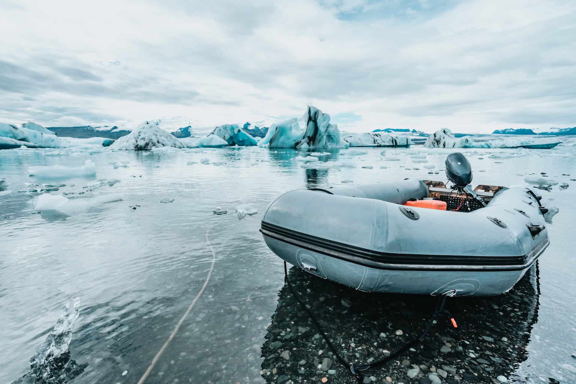 A dinghy can be the right boat to navigate around icebergs (photo: Ave Calvar, Unsplash+ license)