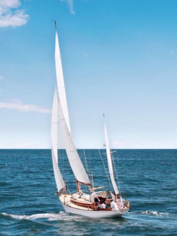 Sailing Casco Bay, Maine (photo: Kristel Hayes).