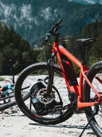E-biking in Austria (photo: Julian Hochgesang)
