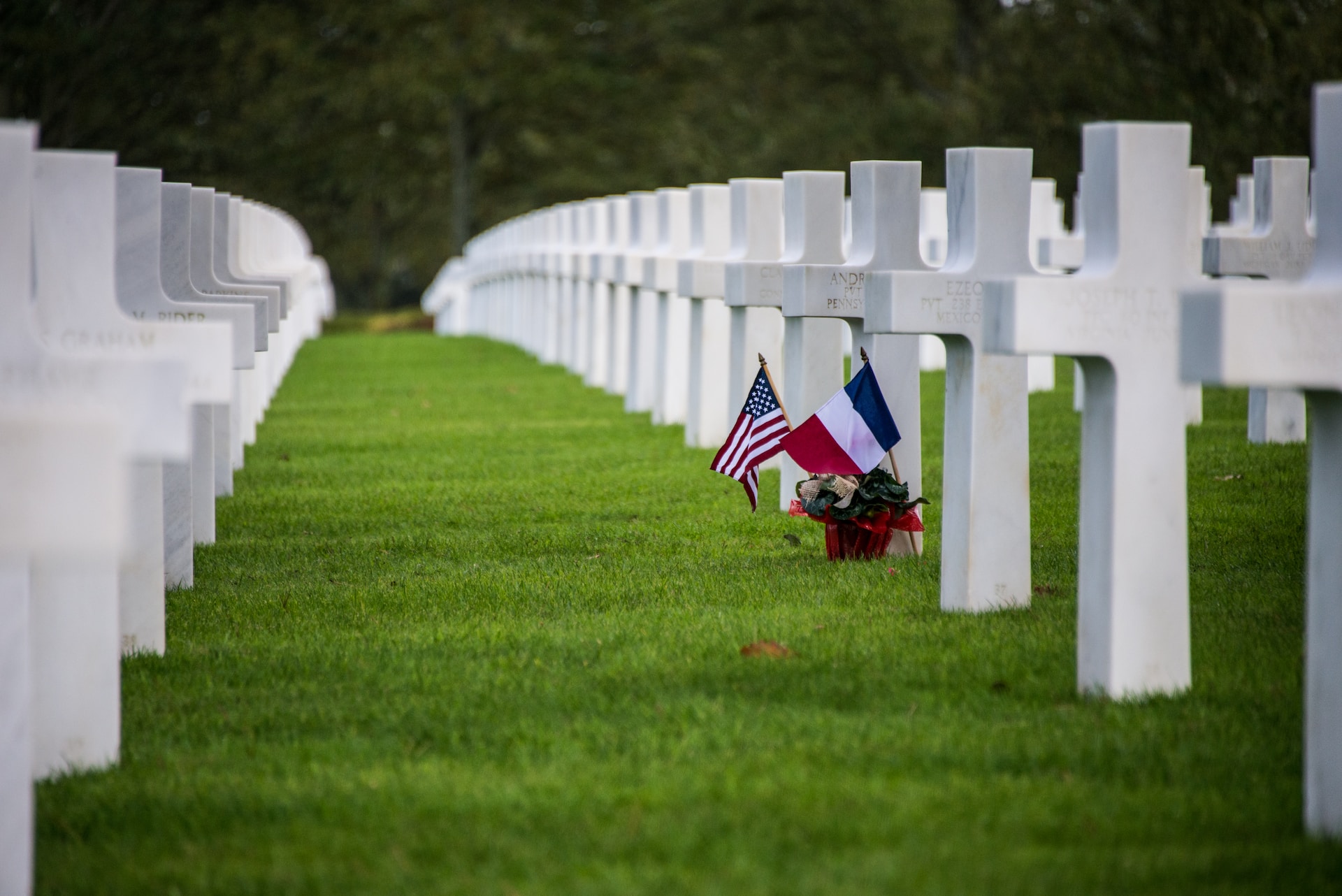 Tombstones at Normandy American Cemetery, one of the sites you can visit on a Band of Brothers Tour  (photo: Richard Hedrick)